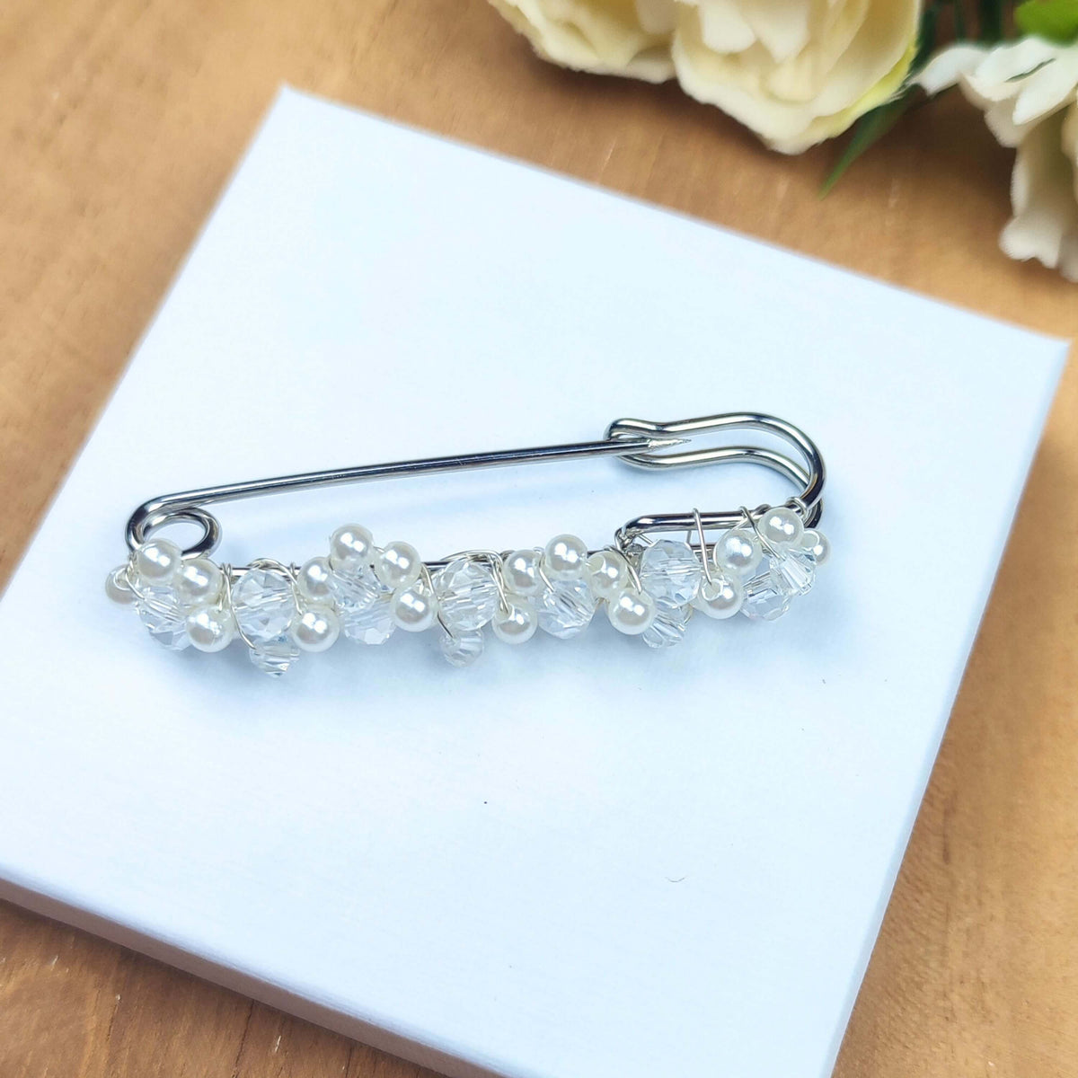 Épingle broche remonte-traîne multi-perles pour robe de mariée