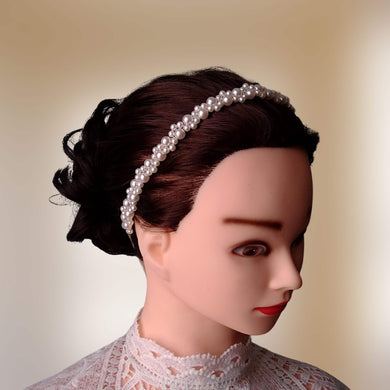 headband en perles nacrées pour coiffure de mariage classique