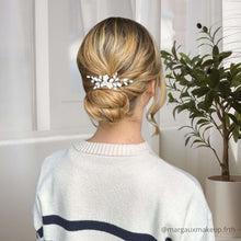 Charger l'image dans la galerie, Petit bijou de cheveux floral en porcelaine froide blanche pour coiffure raffinée de mariage