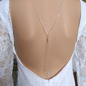 Collier de dos à enfiler avec petit pendentif en cristal et strass devant et longue chute de dos de 2 sections en cristal et strass à l'arrière pour robe de mariage dos nu