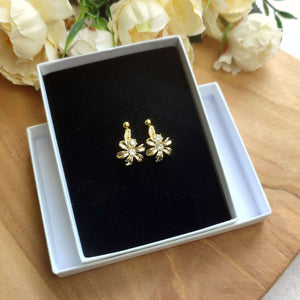 Boucles d'oreilles élégantes fleur dorée et strass pour mariage ou soirée