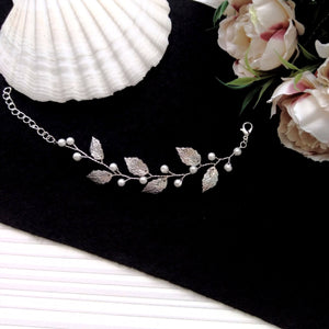 Bracelet bohème en perles et feuilles argentées pour mariée ou demoiselles d'honneur