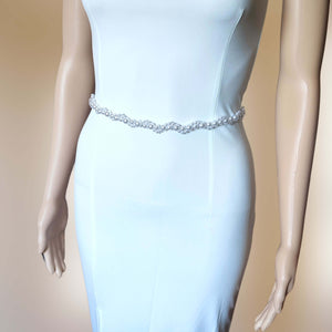 Ceinture élégante en perles nacrées blanches pour robe de mariage