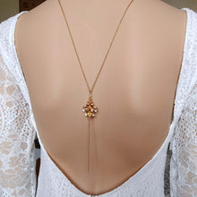 Charger l&#39;image dans la galerie, Collier à enfiler avec bijou de dos chandelier doré et strass en style vintage pour robe de mariée dos nu