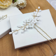 Charger l'image dans la galerie, Petit bijou de cheveux floral en porcelaine froide blanche pour coiffure raffinée de mariage