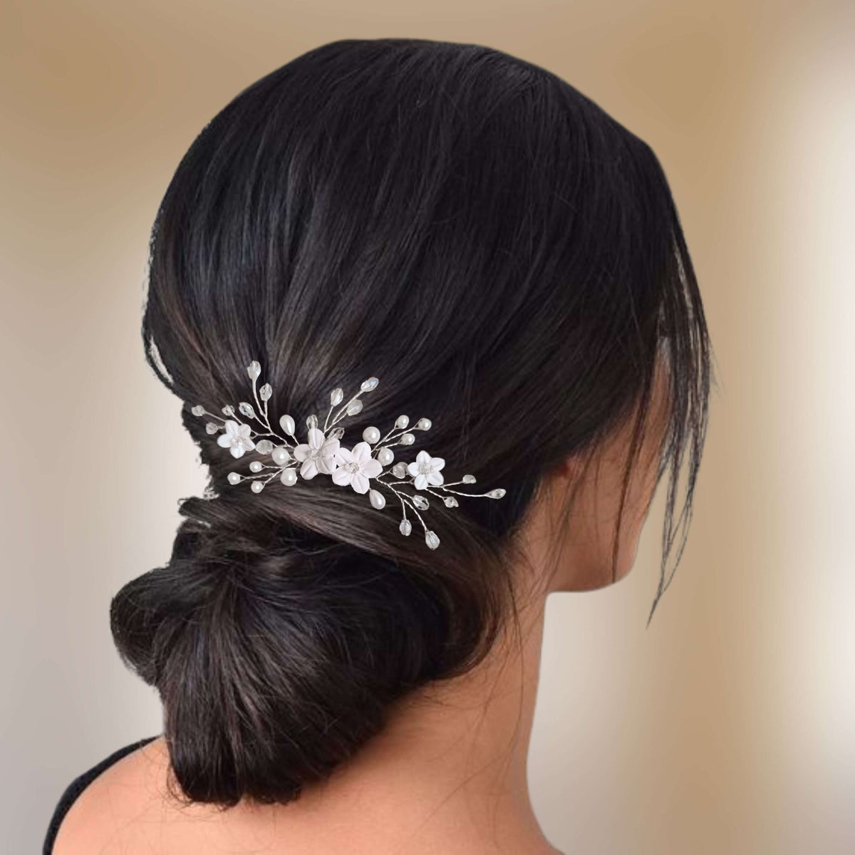 Peigne à cheveux fleurs blanches mariage champêtre ou bohème