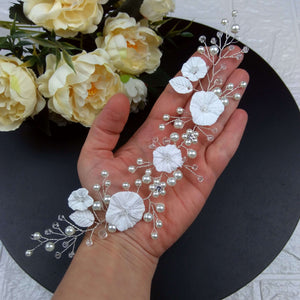Vigne de cheveux fleurs blanches et perles pour mariage bohème ou champêtre