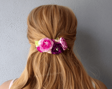 Charger l&#39;image dans la galerie, Barrette française avec composition florale en satin violet et lilas, Pince cheveux fleurs