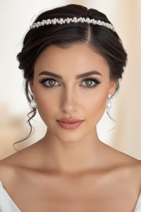 bandeau de cheveux classique en perles nacrées pour coiffure de mariage romantique