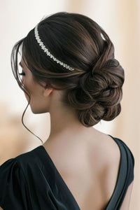 bandeau de cheveux classique en perles nacrées pour coiffure de mariage romantique