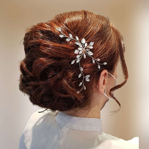Bijou de cheveux en strass clair sur fil en cuivre argenté pour chignon ou coiffure de mariage