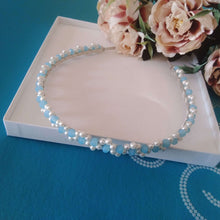 Charger l&#39;image dans la galerie, bandeau de cheveux rigide en perles et cristaux de couleur (bleus) pour coiffure de mariage classique