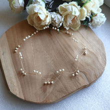 Charger l&#39;image dans la galerie, bandeau minimaliste vague de perles sur fil doré pour coiffure de mariage