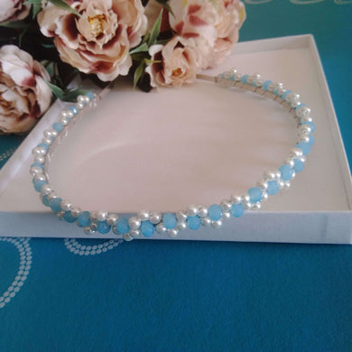serre-tête en perles et cristaux de couleur (bleus) pour coiffure de mariage classique