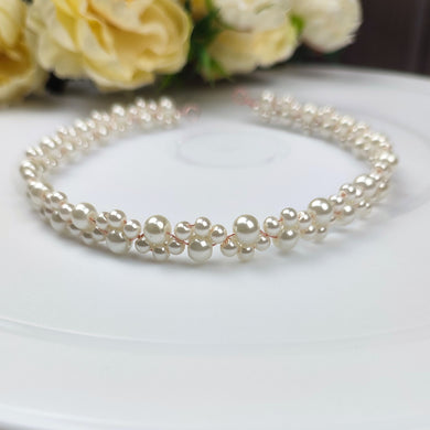 bandeau de cheveux classique en perles nacrées pour coiffure de mariage romantique