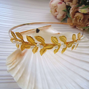 Serre-tête rustique avec feuilles dorées et perles pour mariage vintage