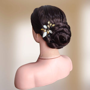 Petit bijou de cheveux original et chic en cristal noir, perles naturelles keshi dorées et feuilles nacrées en porcelaine froide pour coiffure de mariage ou soirée