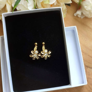Boucles d'oreilles élégantes fleur dorée et strass pour mariage ou soirée
