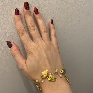 Bracelet perles et feuilles dorées pour mariée ou demoiselles d'honneur
