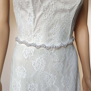 Ceinture élégante en perles nacrées blanches pour robe de mariage