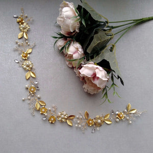 Ceinture florale en perles, cristal et feuilles et fleurs dorées pour robe de mariage bohème ou champêtre