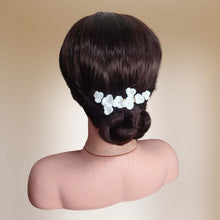 Charger l&#39;image dans la galerie, Clip à cheveux avec fleurs blanches en porcelaine froide pour coiffure de mariage