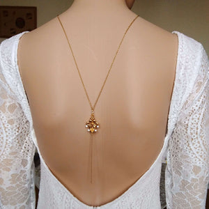 Collier à enfiler avec bijou de dos chandelier doré et strass en style vintage pour robe de mariée dos nu
