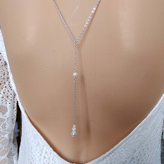 Collier minimaliste en perles avec chute de dos pour robe de mariée dos nu