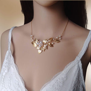 Collier floral en perles et feuilles dorées pour mariage romantique bohème, rustique ou champêtre-chic
