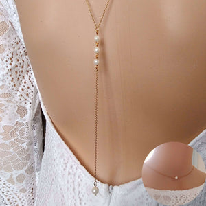 Collier minimaliste à enfiler avec perle solitaire devant et longue chute de dos avec 4 perles pour robe de mariage dos nu