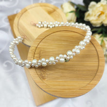 Charger l&#39;image dans la galerie, bandeau de cheveux classique en perles nacrées pour coiffure de mariage romantique