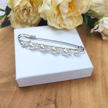 Charger l&#39;image dans la galerie, Broche Attache-traîne pour robe de mariée en perles et cristal