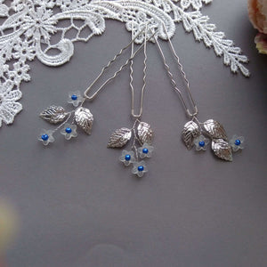 lot de 3 petites épingles à chignon en motif floral avec mini fleurs dépolies, feuilles et perles bleues