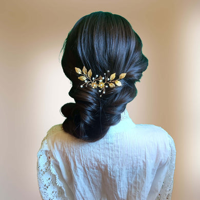 épingles à cheveux avec perles nacrées, feuilles et fleur dorées pour coiffure de mariage rustique ou champêtre