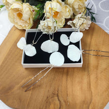 Charger l&#39;image dans la galerie, Lot d&#39;épingles à cheveux feuilles blanches en porcelaine froide pour coiffure de mariage