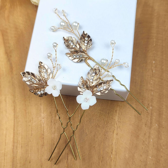 lot de 3 épingles à cheveux avec perles nacrées, cristal transparent, feuilles dorées et fleurs blanches en porcelaine froide pour coiffure de mariage