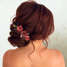Charger l&#39;image dans la galerie, épingles à cheveux avec fleurs oranges en porcelaine froide, feuilles bronze et perles bleu foncé pour coiffure bohème de mariage d&#39;automne