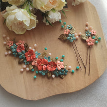 Charger l&#39;image dans la galerie, ensemble de bijoux de cheveux en couleurs d&#39;automne pour coiffure de mariage bohème comprenant 2 épingles à cheveux et 1 large pièce pour arrière-tête avec fleurs et feuilles en porcelaine froide teintes à la mais et des perles en cristal