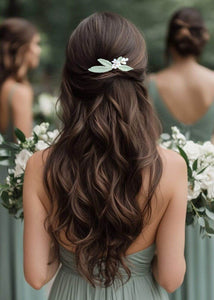 Peigne à cheveux pour coiffure de mariée ou demoiselle d'honneur avec feuilles et fleurs d'olivier en porcelaine froide.