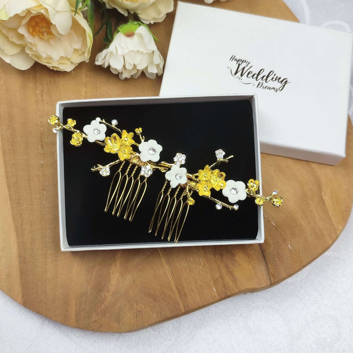 Bijou de cheveux Duo de petits peignes floraux en laiton doré avec des fleurs blanches en porcelaine froide et des cristaux de strass pour coiffure de mariage vintage ou bohème