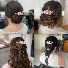 Charger l'image dans la galerie, Peigne cheveux mariage avec fleurs en porcelaine rose porté sur différentes coiffures de mariée, chignon et tresse, rendu naturel et élégant