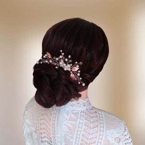 Bijou de cheveux Long peigne bohème en perles, feuilles or rose et cristaux roses pour chignon de mariage
