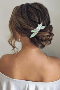 Peigne à cheveux pour coiffure de mariée ou demoiselle d'honneur avec feuilles et fleurs d'olivier en porcelaine froide.