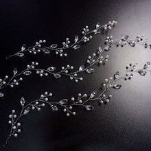 Charger l&#39;image dans la galerie, Vigne de cheveux en perles et cristal style bohème sur fil argenté pour coiffure de mariage