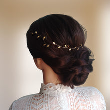 Charger l&#39;image dans la galerie, Vigne de cheveux de mariage avec petites feuilles dorées en style grecque, Bandeau cheveux mariée