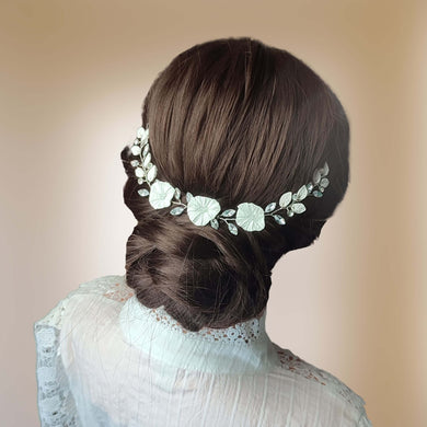 Bijou de cheveux pour l'arrière-tête avec strass transparent et fleurs et feuilles blanches en argile polymère