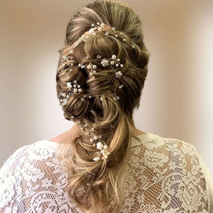 Vigne de cheveux extra longue pour coiffure de mariage avec perles, cristal et petites fleurs