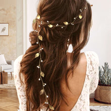 Charger l&#39;image dans la galerie, Image de vigne de cheveux avec feuilles dorées et perles sur cheveux lâchés coiffure mariage bohème