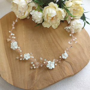 Image de Bandeau de cheveux avec perles , cristal et fleurs en pâte polymère sur fil or rose pour coiffure de mariage 