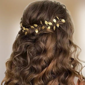vigne de cheveux feuilles dorées en style antique pour coiffure de mariage rustique